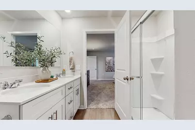 234 W 39th Place, Hobart, IN 46342 - Photo 9