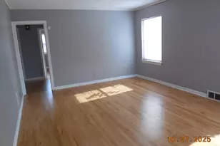 429 Ellsworth St, Gary, IN 46404 - Photo 5