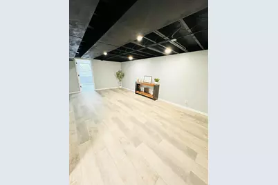 8120 Lakewood Avenue, Gary, IN 46403 - Photo 11