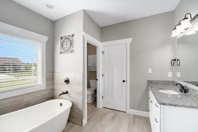 877 Farmview Drive, Valparaiso, IN 46383 - Photo 15