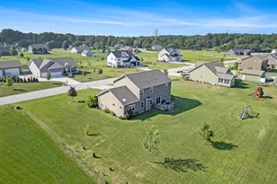 877 Farmview Dr, Valparaiso, IN 46383 - Photo 39