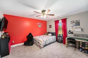 877 Farmview Dr, Valparaiso, IN 46383 - Photo 21