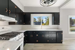 813 Carnation St SE, Demotte, IN 46310 - Photo 13