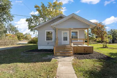 813 Carnation Street SE, Demotte, IN 46310 - Photo 3