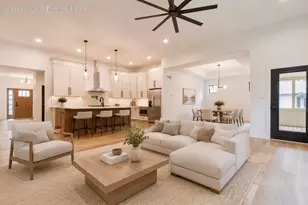 161 N Winterberry Dr, Valparaiso, IN 46385 - Photo 5