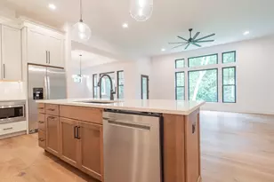 161 N Winterberry Dr, Valparaiso, IN 46385 - Photo 9