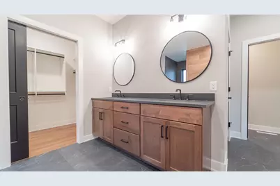 161 N Winterberry Drive, Valparaiso, IN 46385 - Photo 35