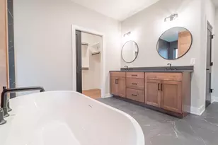 161 N Winterberry Dr, Valparaiso, IN 46385 - Photo 27