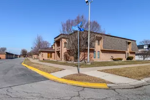 8825 Janeway Ct, Munster, IN 46321 - Photo 17