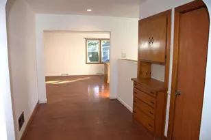 1208 Campbell St, Valparaiso, IN 46385 - Photo 3