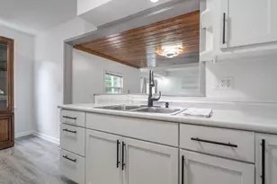 523 Grace St, Michigan City, IN 46360 - Photo 9