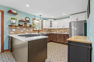 530 S 300 E, Kouts, IN 46347 - Photo 9