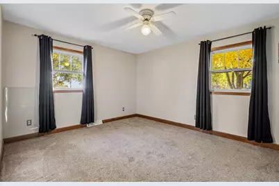 530 S 300 E, Kouts, IN 46347 - Photo 17