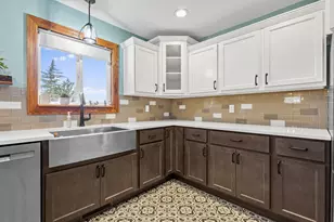 530 S 300 E, Kouts, IN 46347 - Photo 11