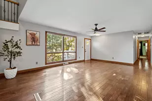 530 S 300 E, Kouts, IN 46347 - Photo 7