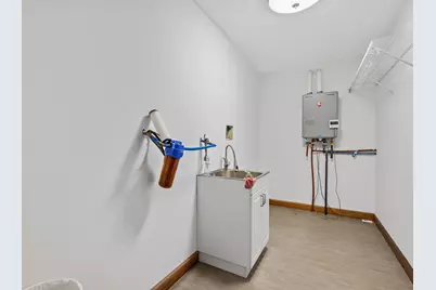 530 S 300 E, Kouts, IN 46347 - Photo 15