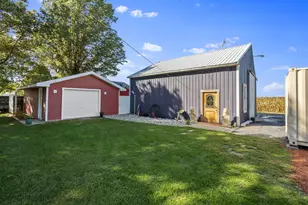 530 S 300 E, Kouts, IN 46347 - Photo 37