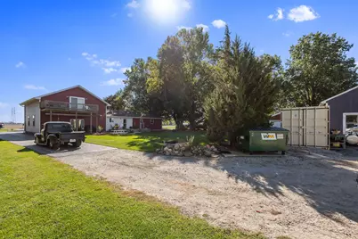 530 S 300 E, Kouts, IN 46347 - Photo 41