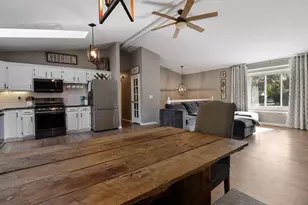 3984 Kingsway Dr, Crown Point, IN 46307 - Photo 5