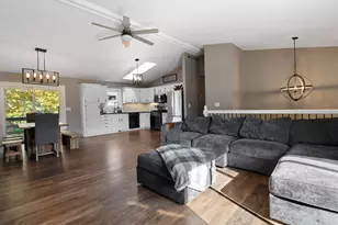 3984 Kingsway Dr, Crown Point, IN 46307 - Photo 7