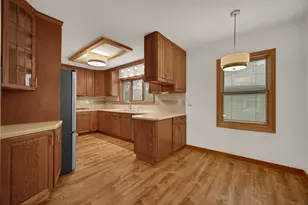 8342 Howard Ave, Munster, IN 46321 - Photo 9