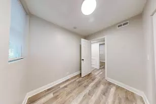 1379 Roosevelt Pl, Gary, IN 46404 - Photo 7