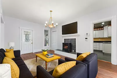 557 W Chicago Street, Valparaiso, IN 46385 - Photo 3