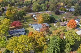 602 Forsythia St SE, Demotte, IN 46310 - Photo 3