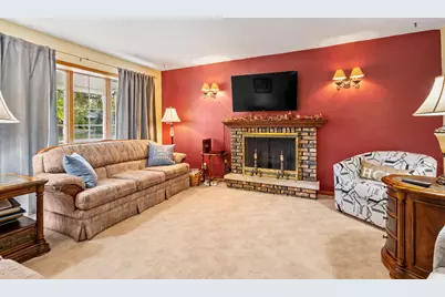 602 Forsythia Street SE, Demotte, IN 46310 - Photo 5