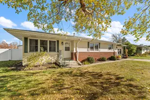 513 Almond St SW, Demotte, IN 46310 - Photo 3