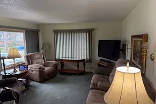 305 W 35th Ave, Griffith, IN 46319 - Photo 7