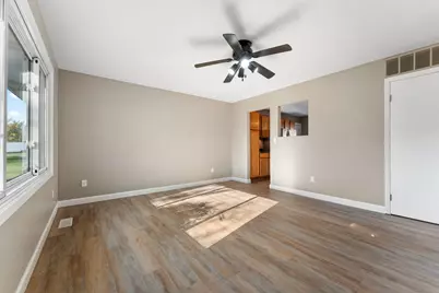 411 Nantucket Road, Valparaiso, IN 46385 - Photo 5