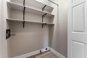 411 Nantucket Rd, Valparaiso, IN 46385 - Photo 19