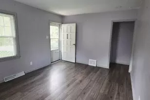 2631 Parkway Dr, Highland, IN 46322 - Photo 3