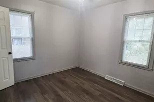 2631 Parkway Dr, Highland, IN 46322 - Photo 9