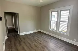 154 Napoleon St, Valparaiso, IN 46383 - Photo 3