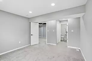 6034 Harrison St, Merrillville, IN 46410 - Photo 27