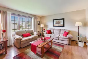 1707 Valley Ct, Schererville, IN 46375 - Photo 3