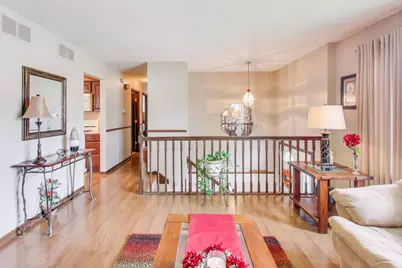 1707 Valley Court, Schererville, IN 46375 - Photo 5