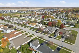 6937 Falcon Dr, Schererville, IN 46375 - Photo 5