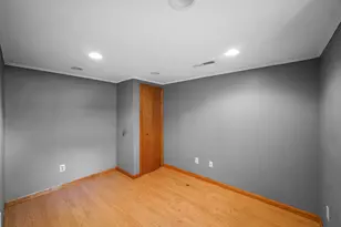 7044 Sherwood Ave, Portage, IN 46368 - Photo 17