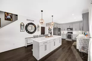 1785 Stellar St, Hobart, IN 46342 - Photo 5