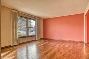 2324 Robinhood Blvd, Schererville, IN 46375 - Photo 5