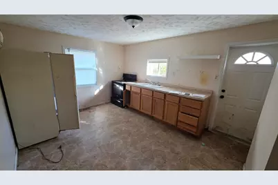 2304 S Meeker Avenue, Muncie, IN 47302 - Photo 3