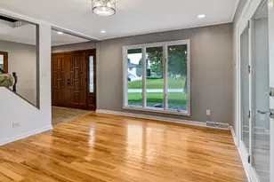 2212 Elm Tree Ln, Crown Point, IN 46307 - Photo 7