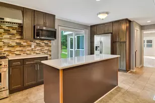 2212 Elm Tree Ln, Crown Point, IN 46307 - Photo 9