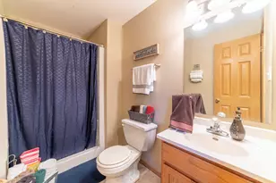 1811 W 86th Ln, Merrillville, IN 46410 - Photo 9