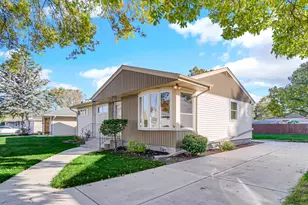 7905 Jackson Ave, Munster, IN 46321 - Photo 3