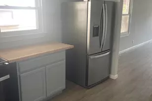 824 Johnson St, Gary, IN 46402 - Photo 7