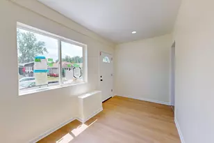 929 Drackert St, Hammond, IN 46320 - Photo 5